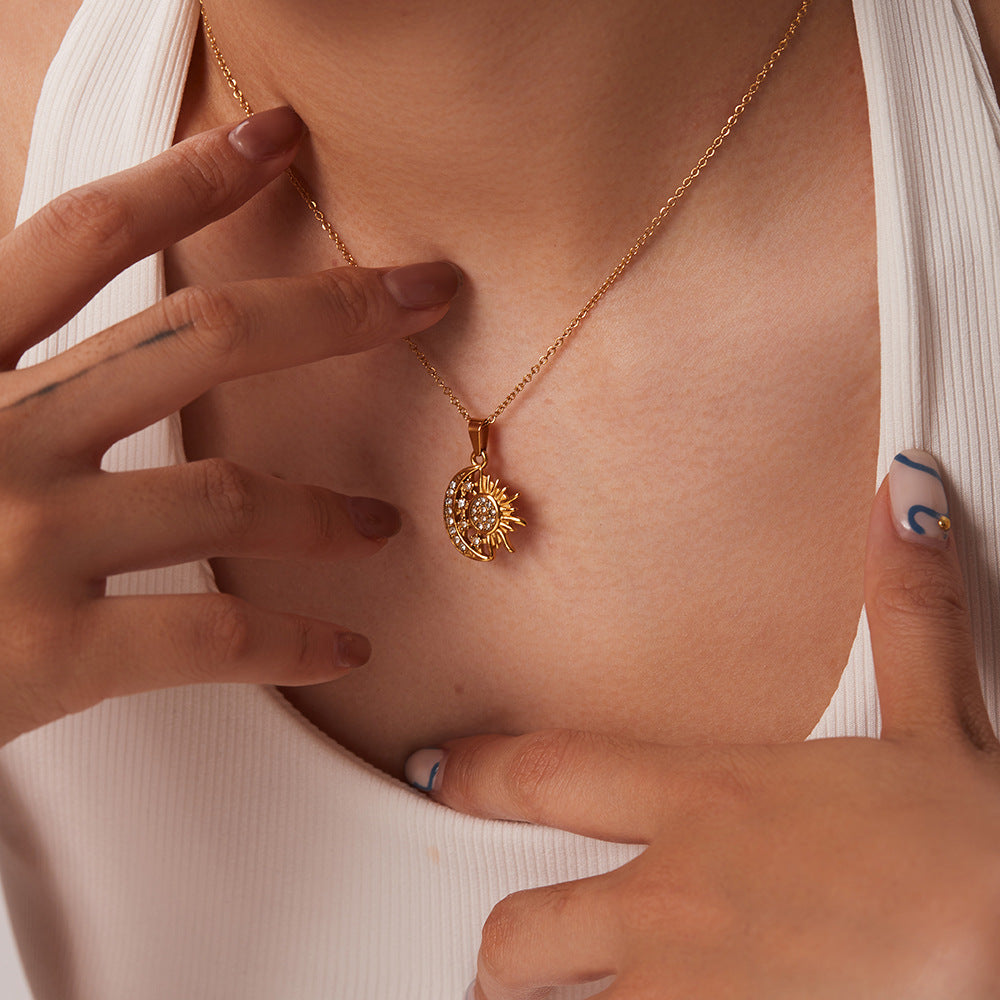 Elisabeth – Collar dorado con encantos simbólicos