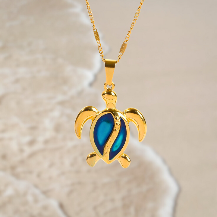 Maja – Collar dorado con medallón circular