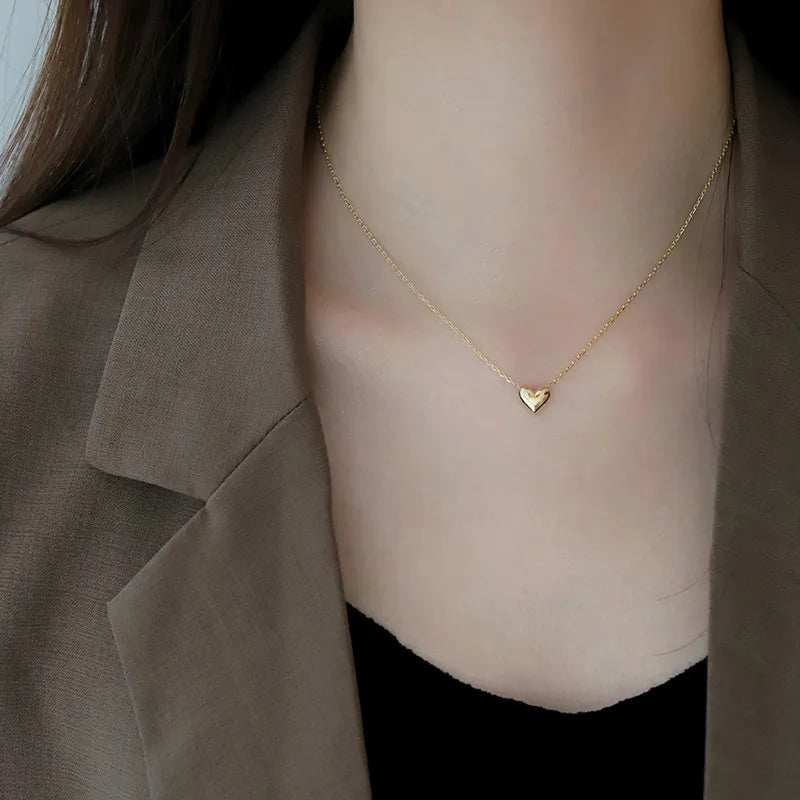 Collar dorado con colgante circular - Raúl & Sara Madrid