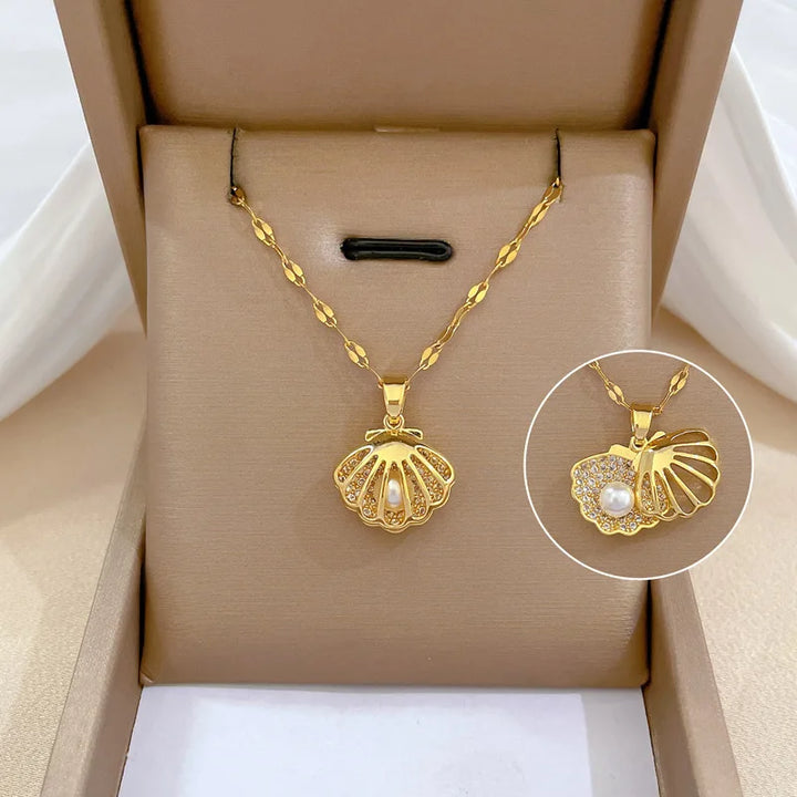 Beatrix – Collar dorado con colgante de moneda