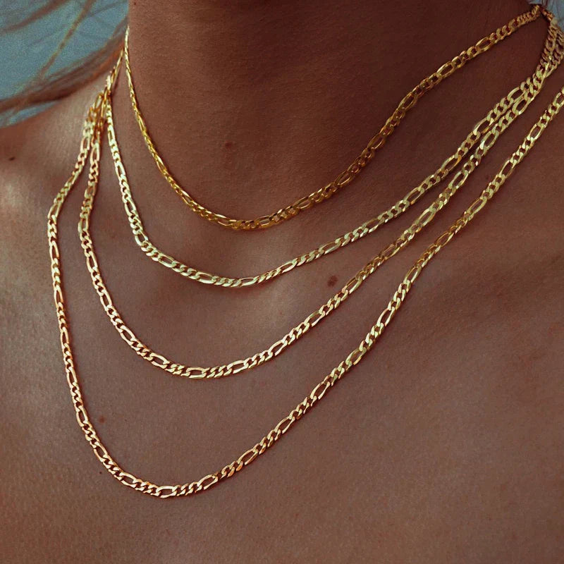 Collar dorado de diseño minimalista con eslabones - Raúl & Sara Madrid