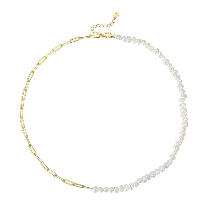 Livia – Elegante collar dorado con diseño de eslabones