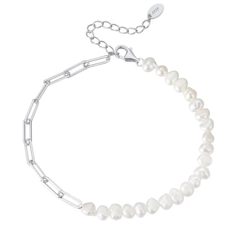 Livia – Elegante collar dorado con diseño de eslabones