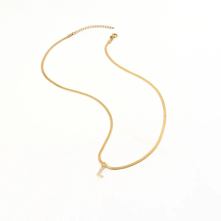 Eva – Collar dorado con colgante de letra inicial