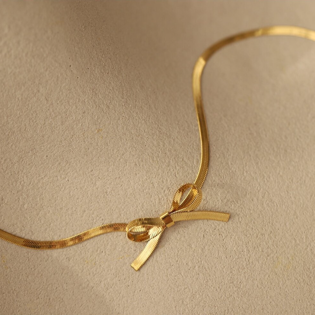 Rebecca - Collar dorado con colgante de inicial