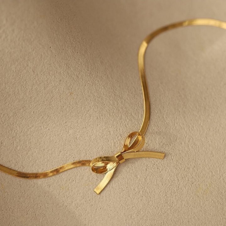 Rebecca - Collar dorado con colgante de inicial