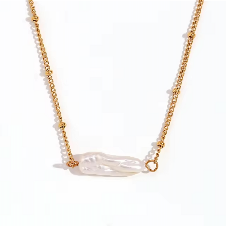 Isabela – Collana dorata con pendente a forma rettangolare