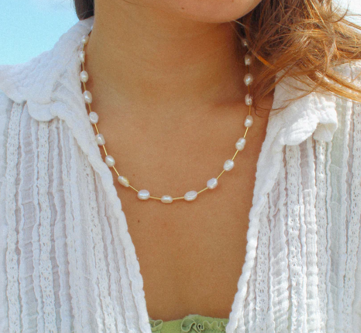 Helena – Doble Diseño en Collar Dorado