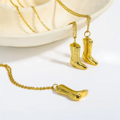 Collar dorado con colgante personalizado de inicial - Raúl & Sara Madrid