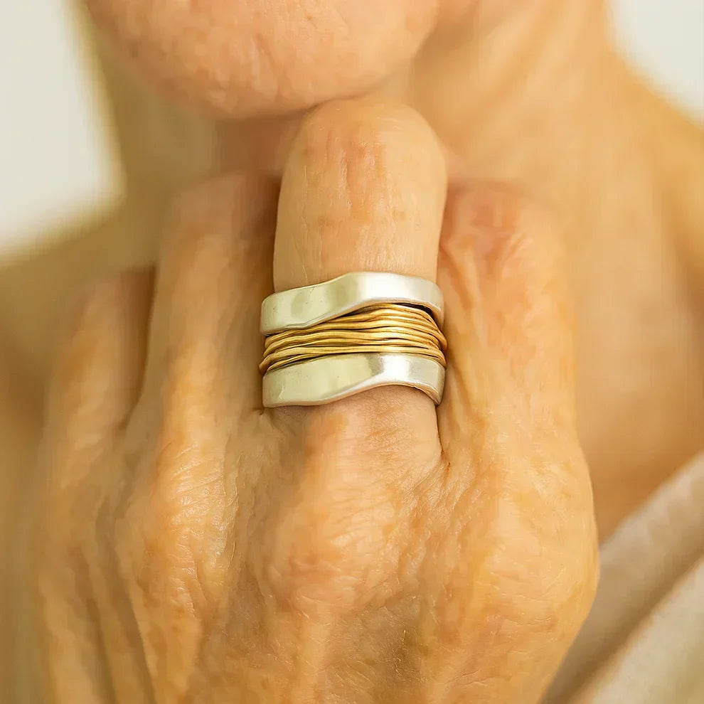 Anillo de plata con detalles en oro - Raúl & Sara Madrid