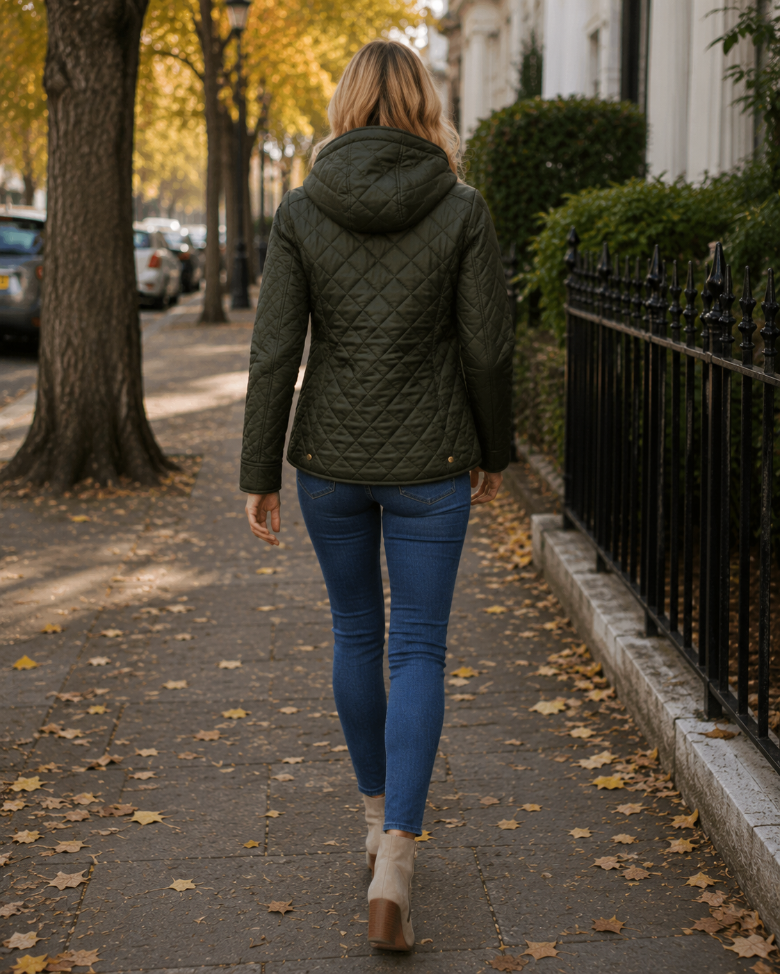 Agnes Veste Matelassée Femme – Coupe Cintrée, Boutons Dorés & Poches Zippées