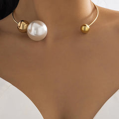 Collares de Perlas Metálicas - Raúl & Sara Madrid