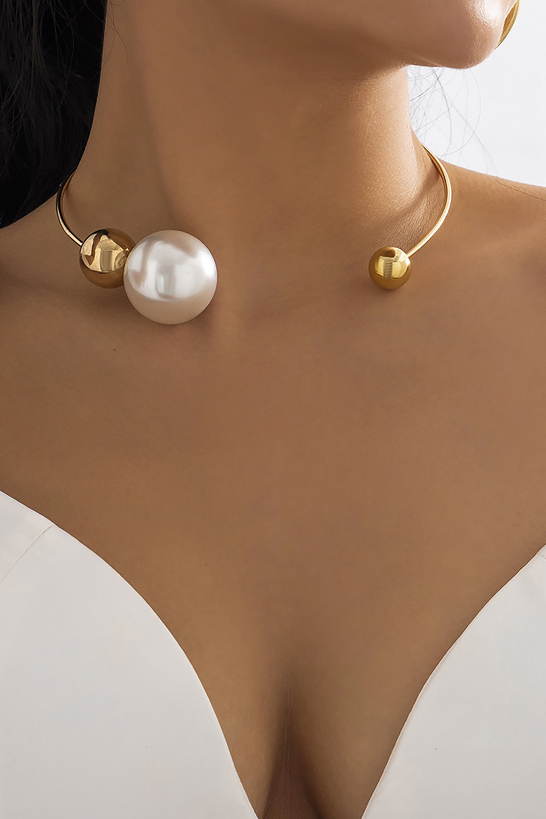 Collares de Perlas Metálicas - Raúl & Sara Madrid