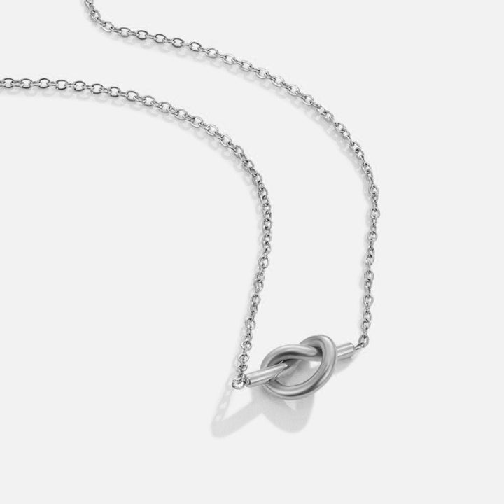 Monika – Collar de plata con colgante de ángel