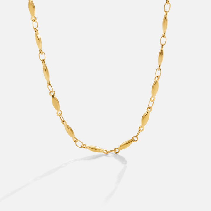 Magdalena – Delicate Gold Necklace with Fine Links