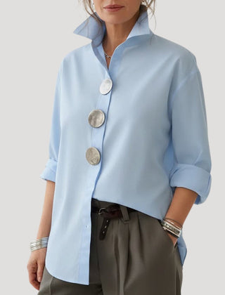 Camisa elegante de cuello alto