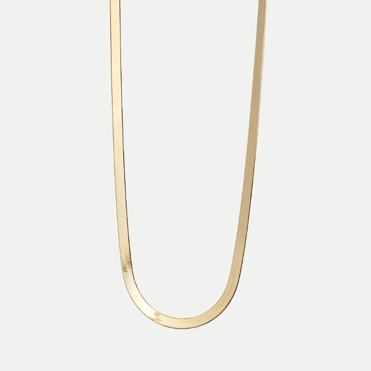 Johana – Elegante collar dorado con diseño armonioso