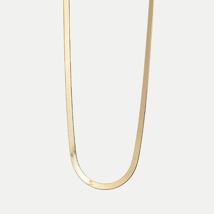 Johana – Elegante collar dorado con diseño armonioso