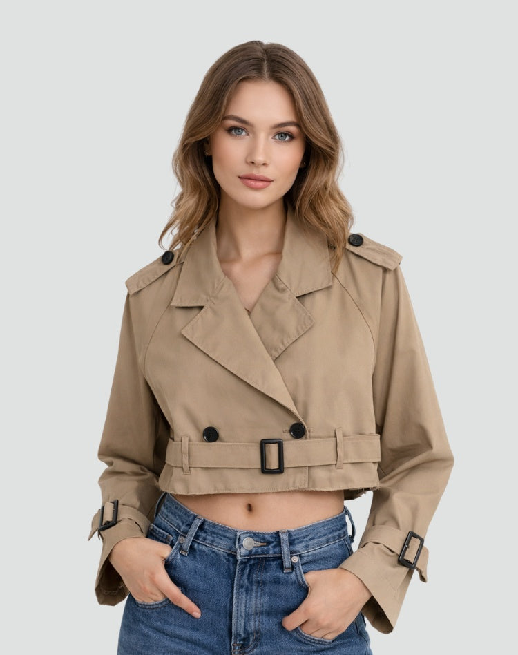 Trench corto de doble botonadura