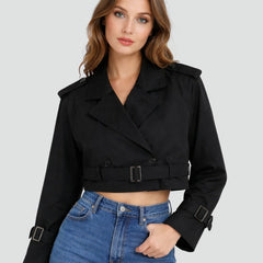 Trench corto de doble botonadura