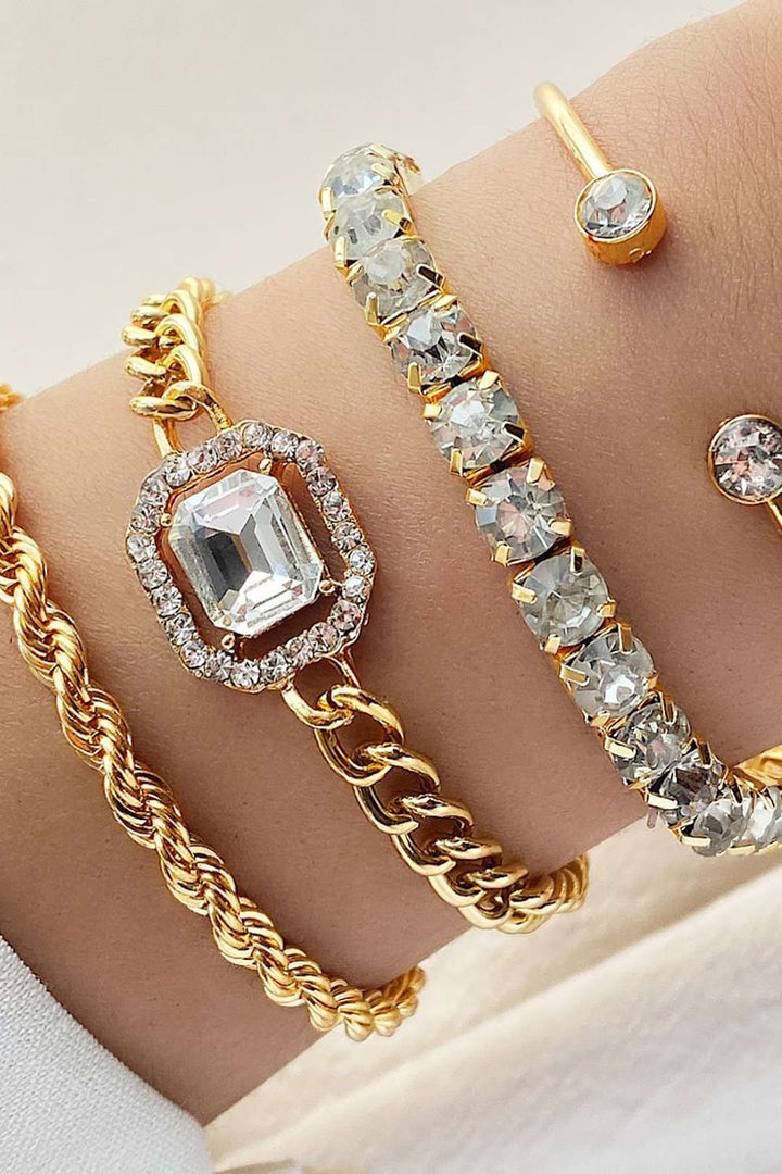 Conjunto de Pulseras con Estilo de Tachuelas