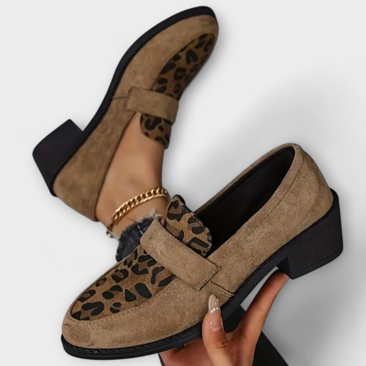 Zapatos elegantes de mujer con estampado de leopardo - Raúl & Sara Madrid