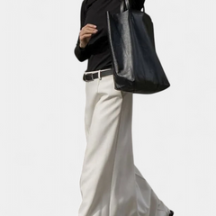 Ada Falda H-Line Sólida con Estilo Urbano Contemporáneo - Raúl & Sara Madrid