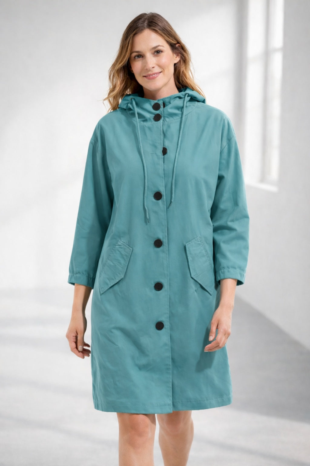 Chaqueta larga con capucha