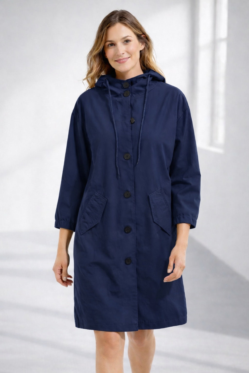 Chaqueta larga con capucha