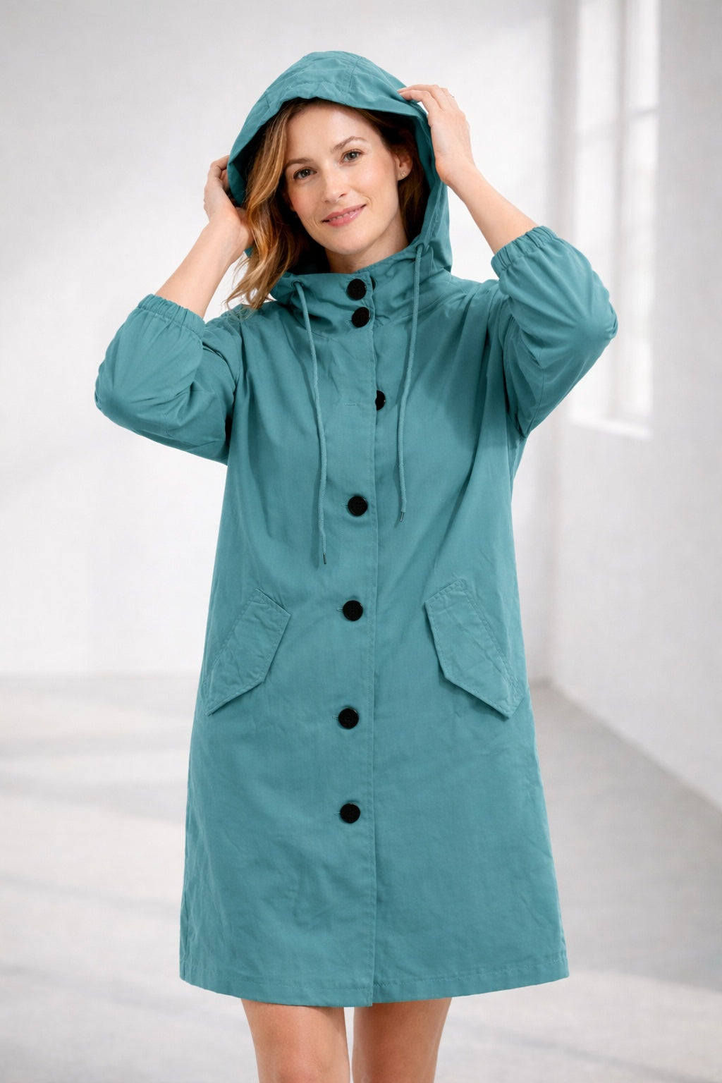 Chaqueta larga con capucha