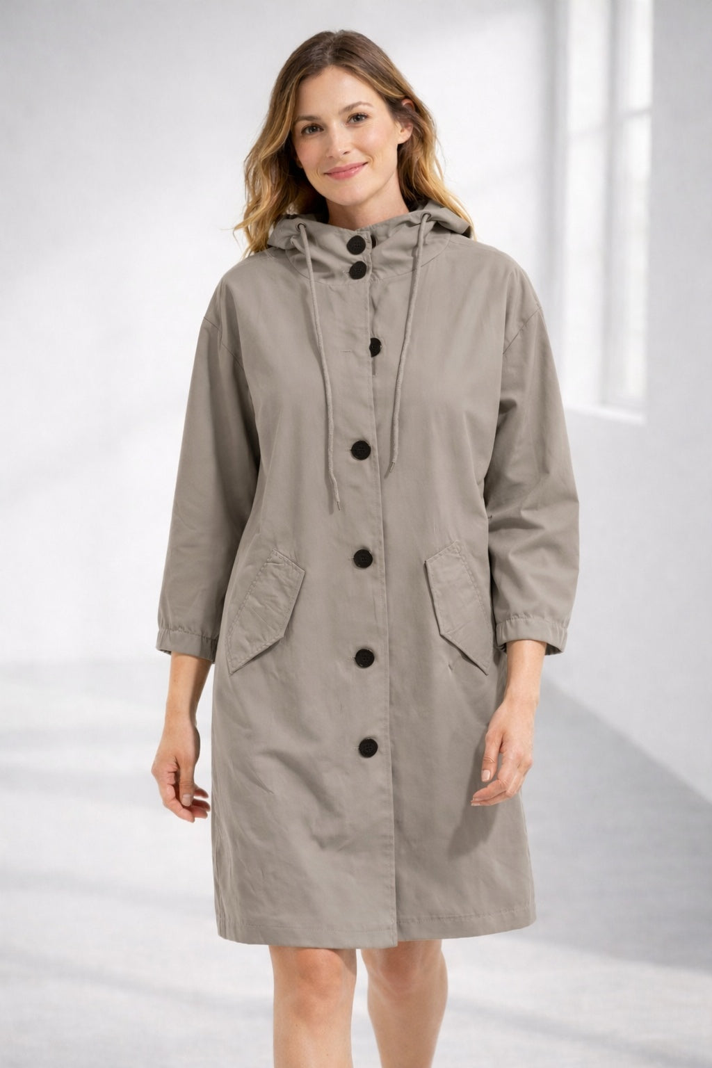 Chaqueta larga con capucha