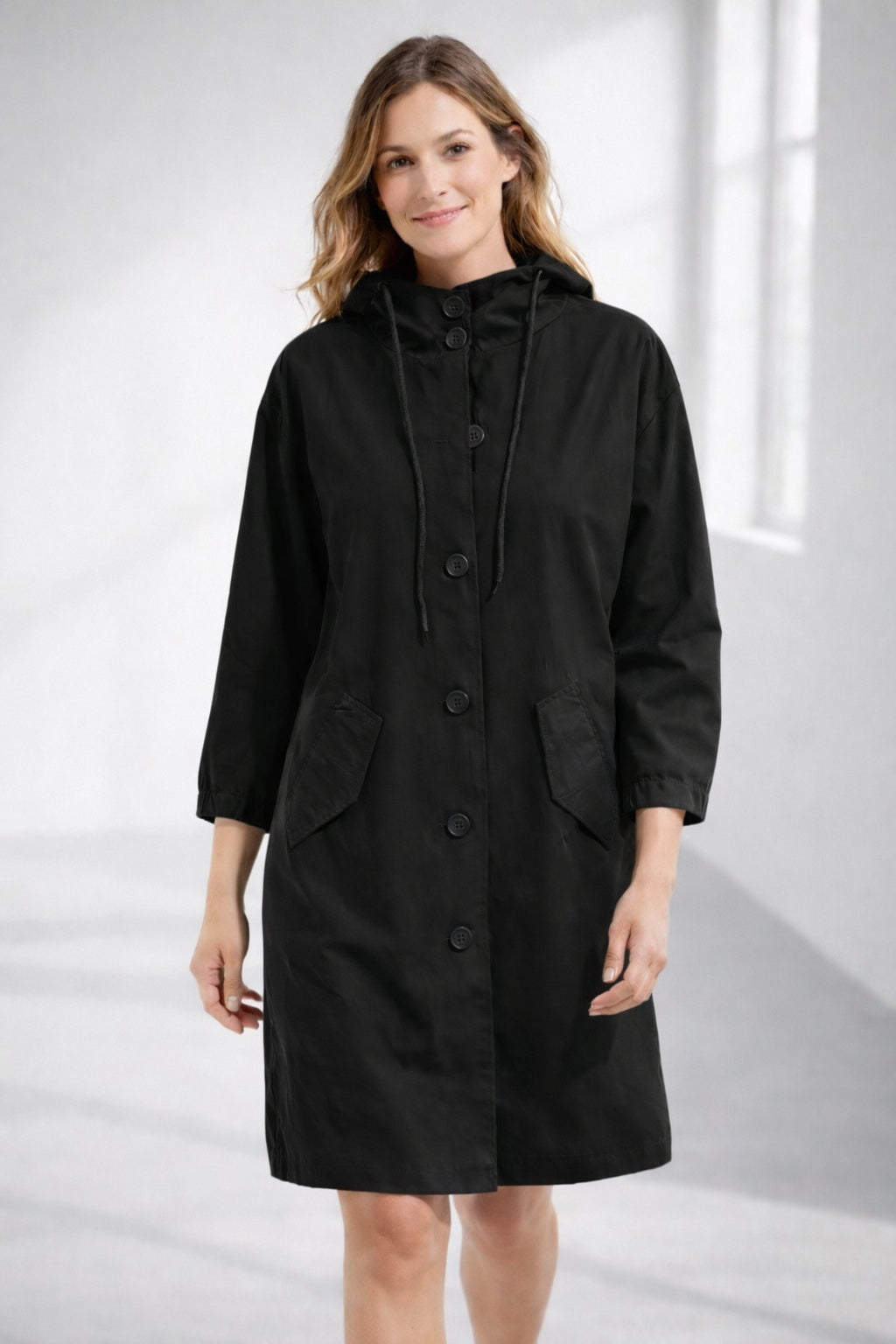 Chaqueta larga con capucha