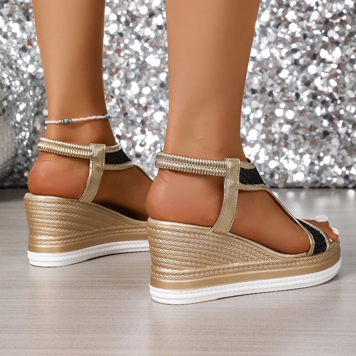 Elegantes sandalias sin cordones para mujer con tacón de cuña - Raúl & Sara Madrid
