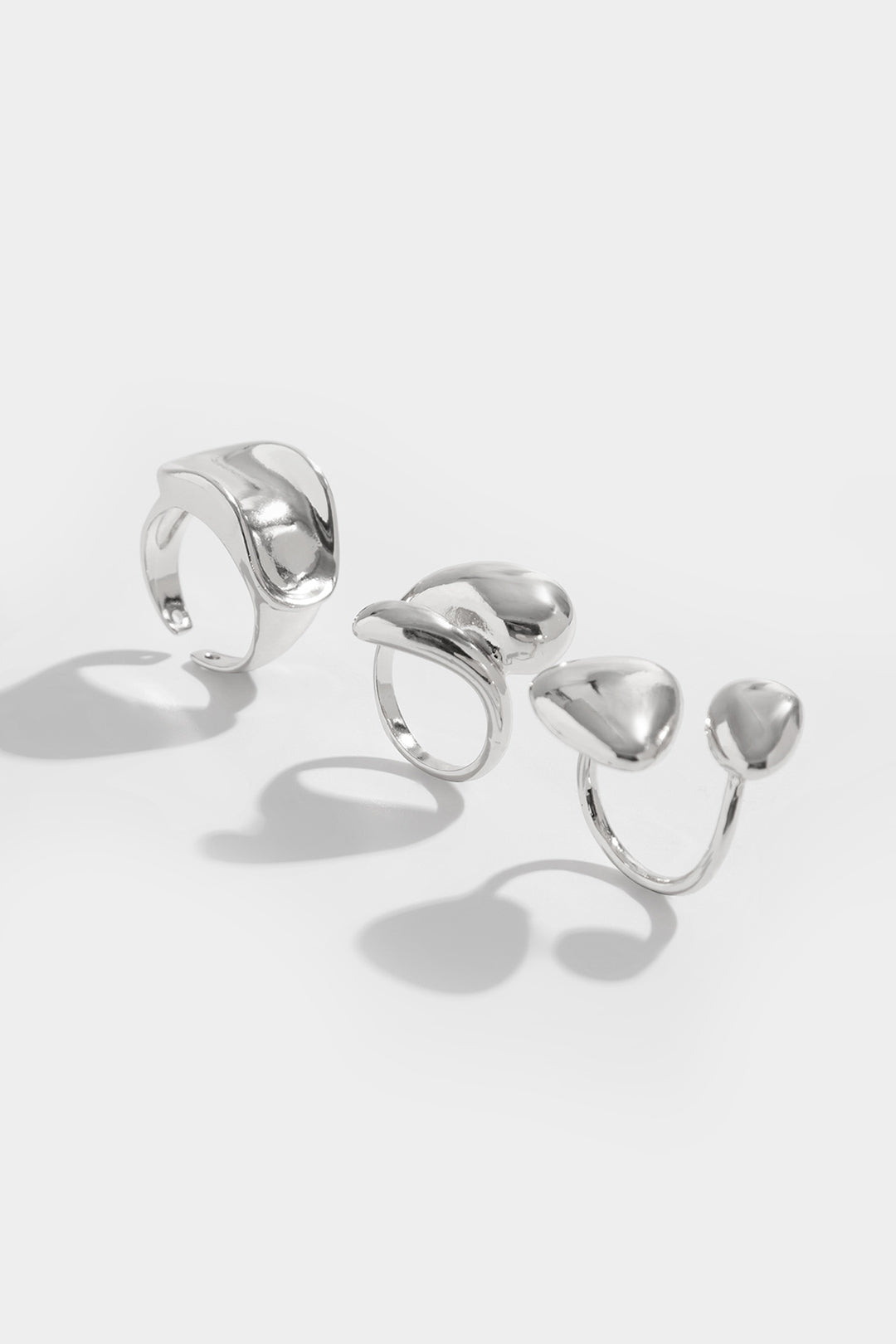 Anillos de Metal con Diseño Irregular - Raúl & Sara Madrid