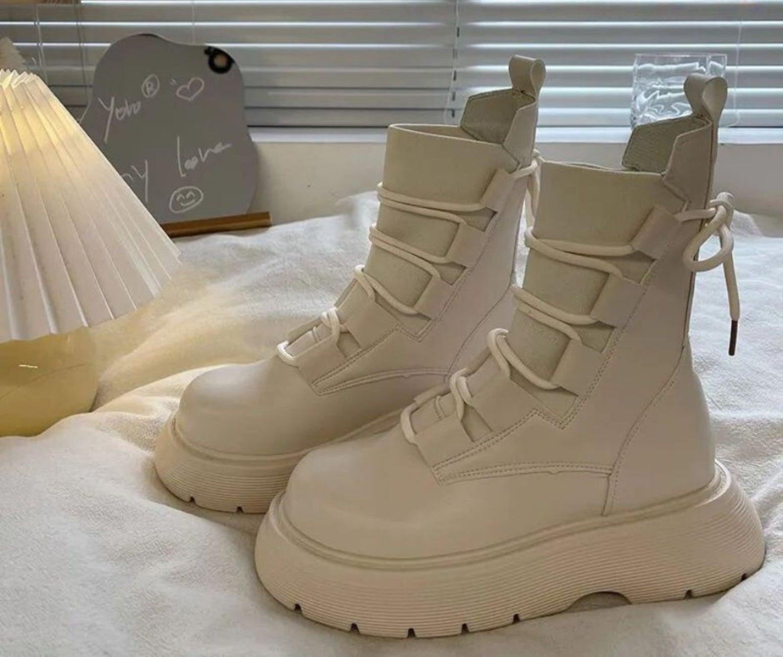 Botines con cordones de plataforma