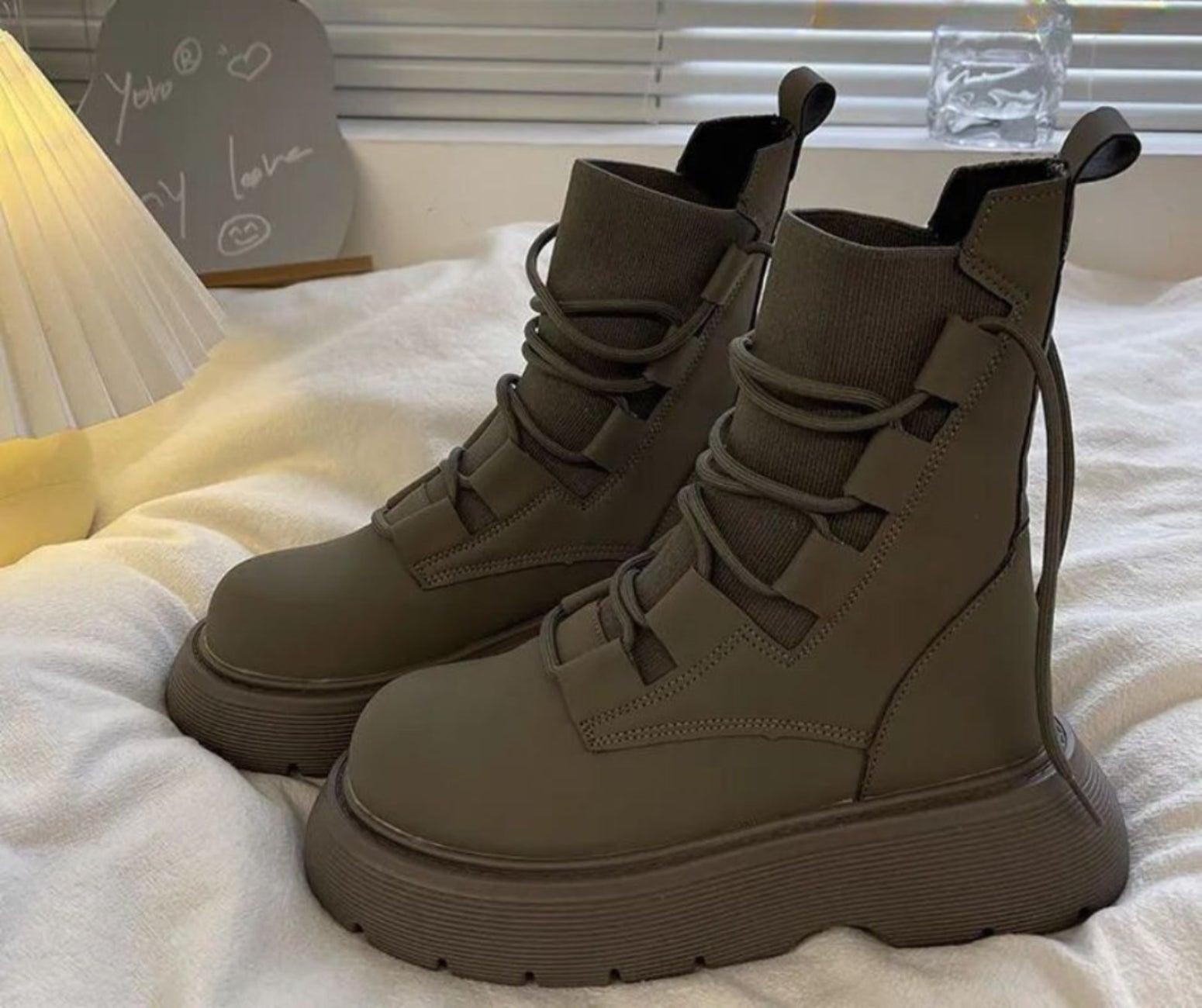 Botines con cordones de plataforma