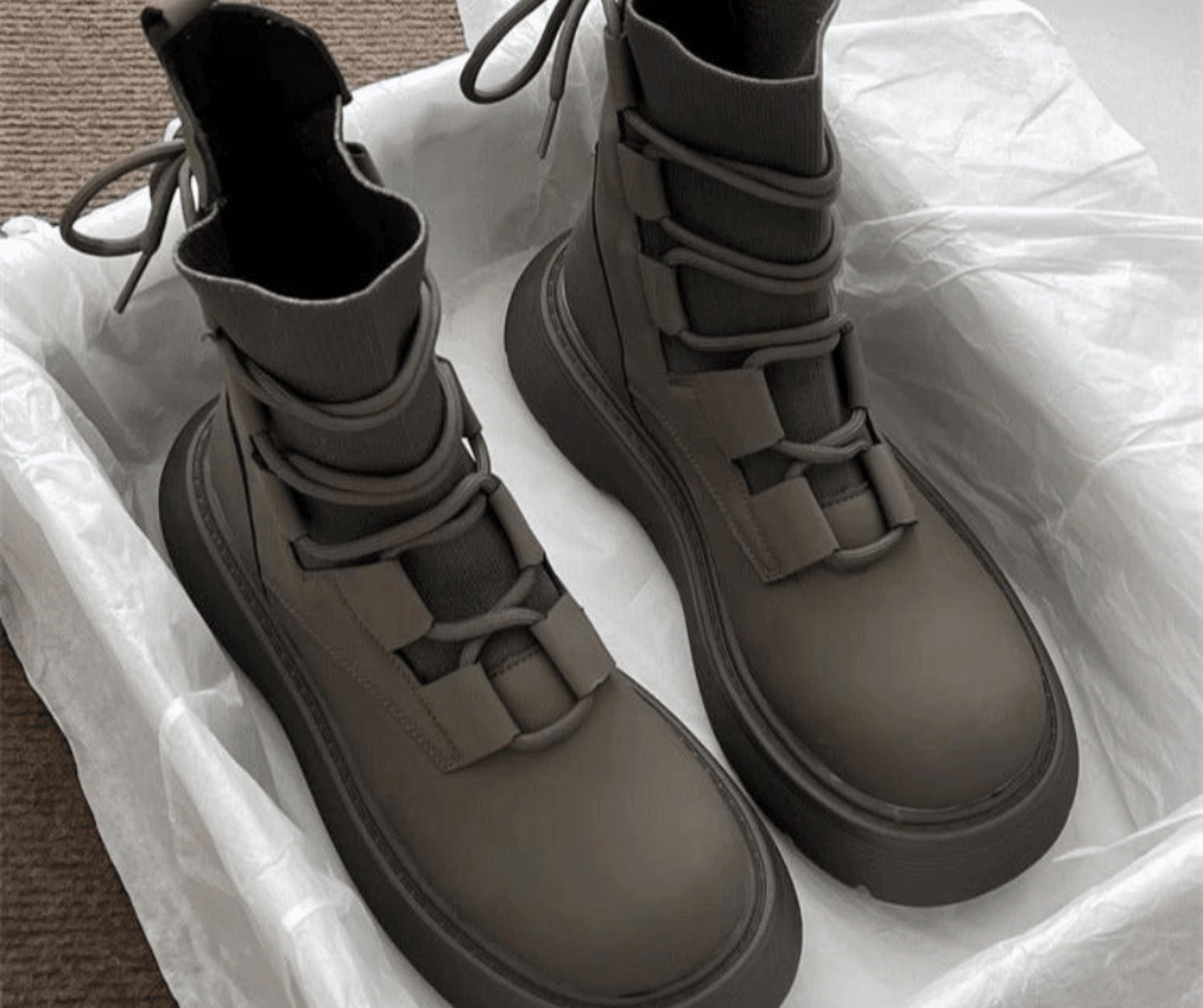 Botines con cordones de plataforma