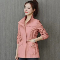 Chaqueta militar con cintura ajustable