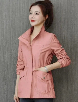 Chaqueta militar con cintura ajustable