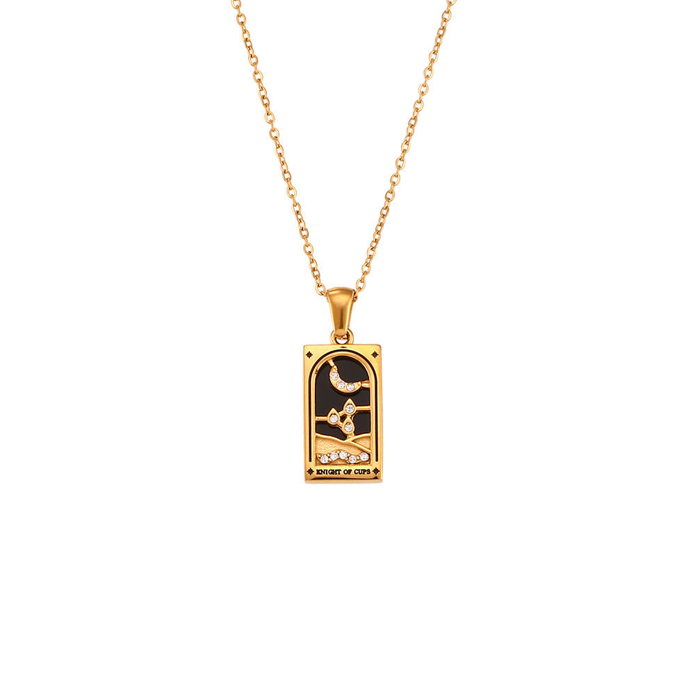 Collar dorado con colgante elegante - Raúl & Sara Madrid