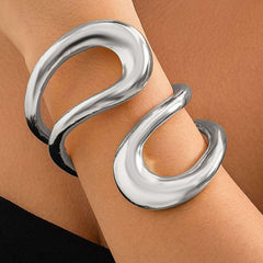Pulsera Asimétrica con Diseño Recortado - Raúl & Sara Madrid