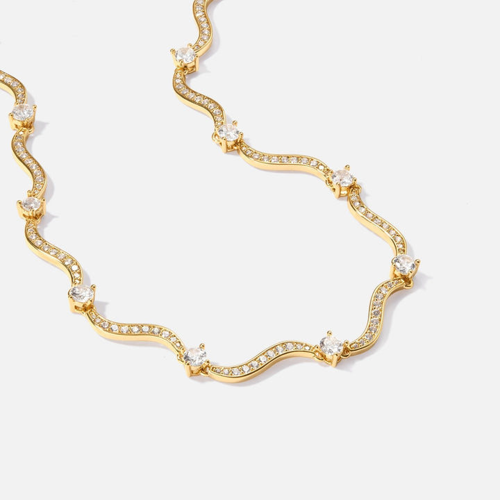 Josefina – Collana dorata con design organico