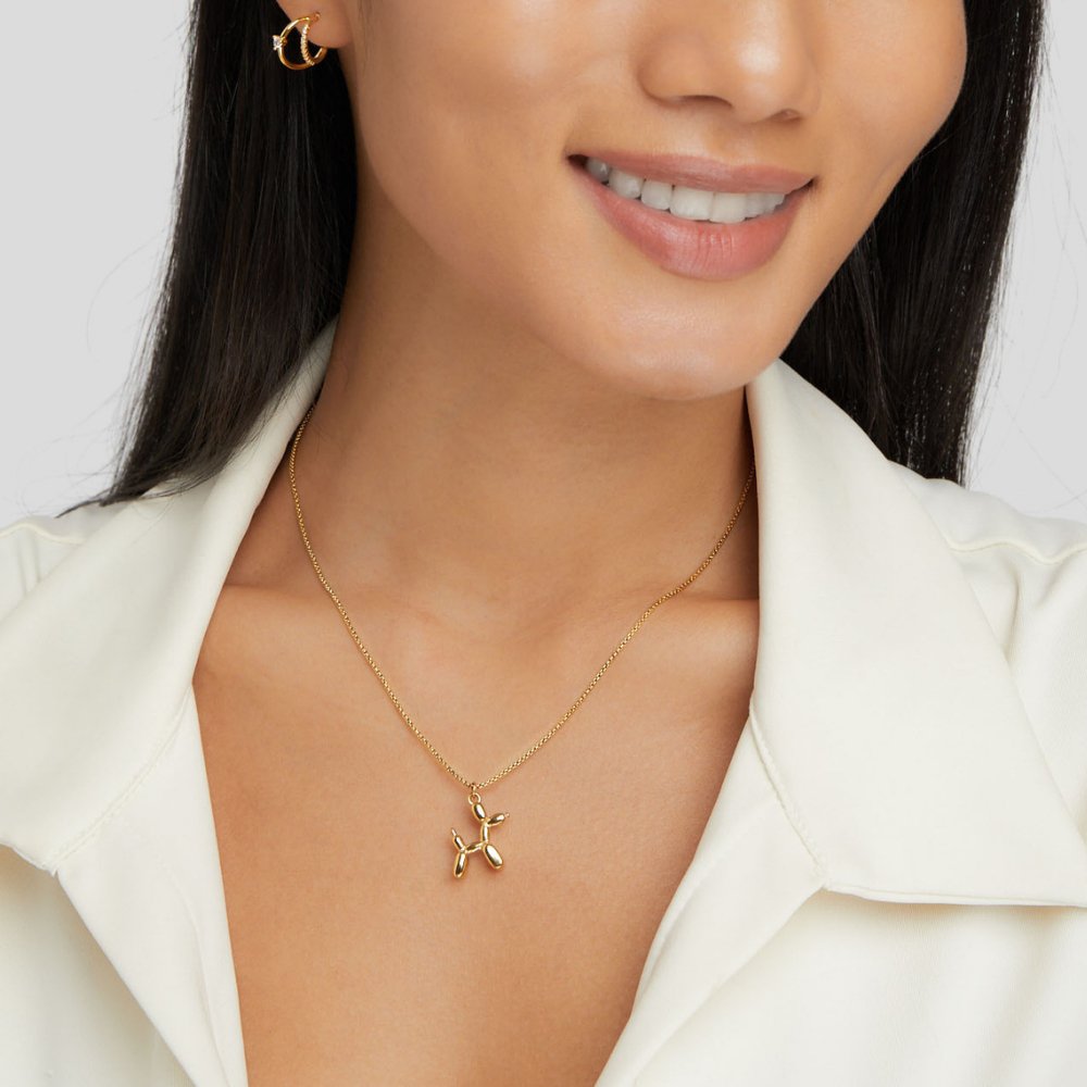 Nora – Delicate Necklace with Butterfly Pendant.