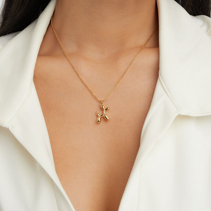 Nora – Delicate Necklace with Butterfly Pendant.
