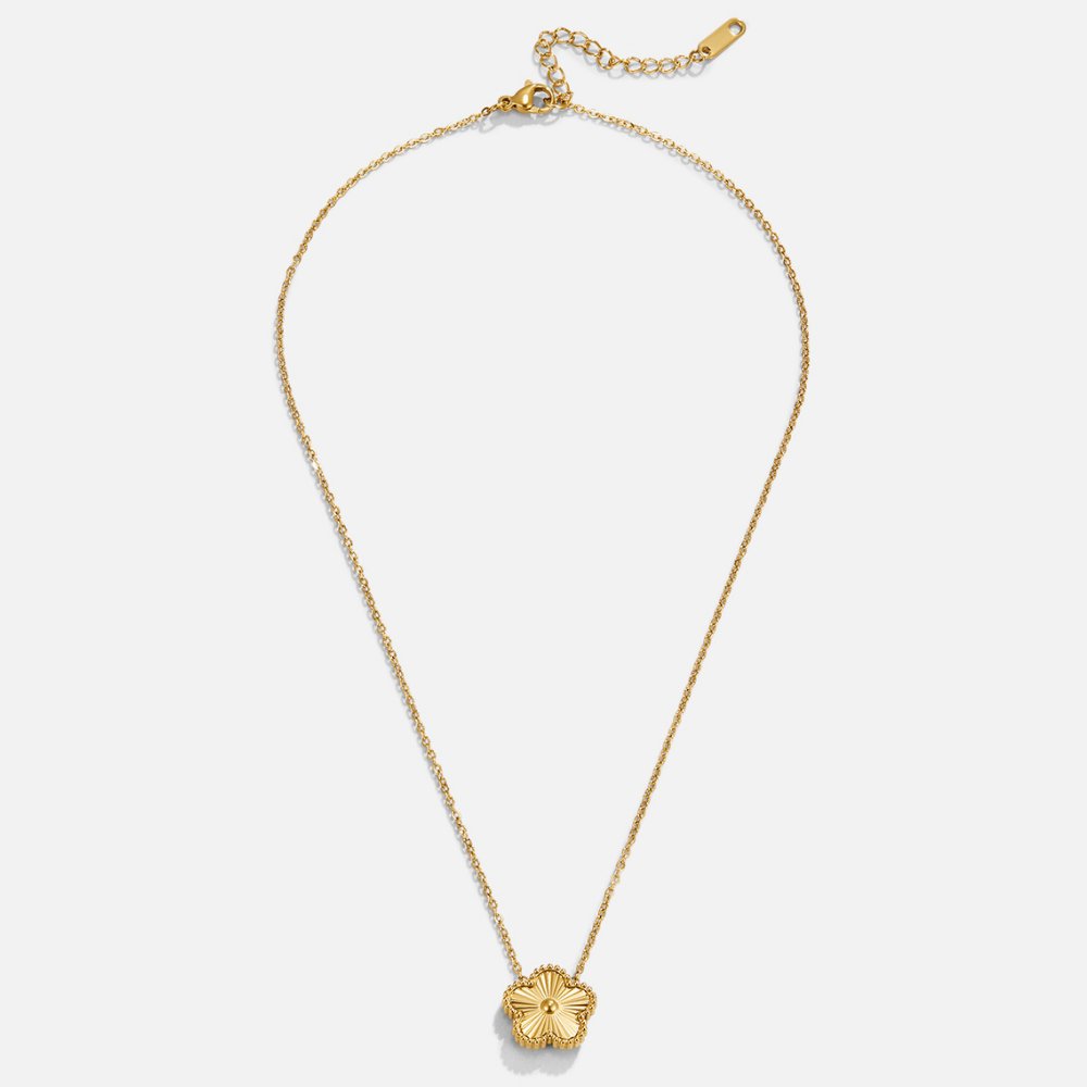 Isabela – Collar circular de oro con un elegante colgante.