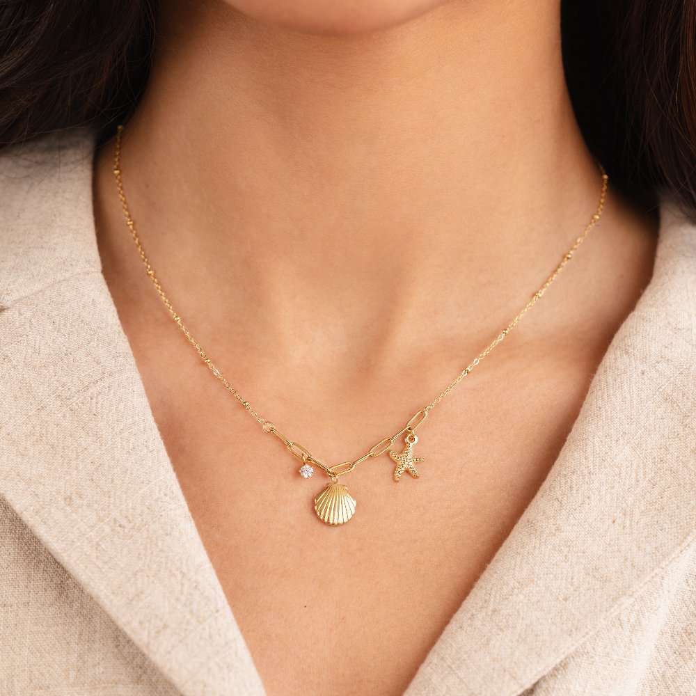 Anja – Collar dorado adornado con perlas