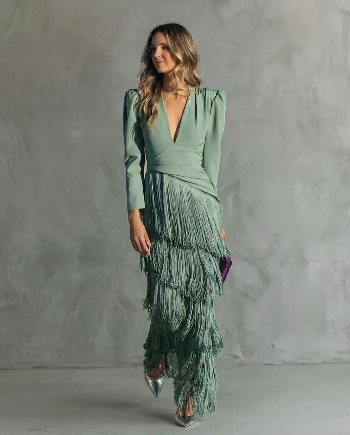 Vestido midi elegante con mangas de flecos - Raúl & Sara Madrid