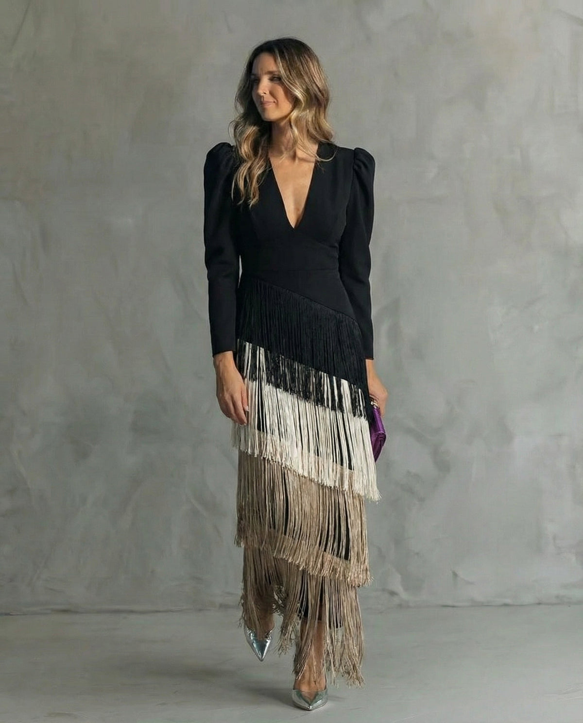 Vestido midi elegante con mangas de flecos - Raúl & Sara Madrid