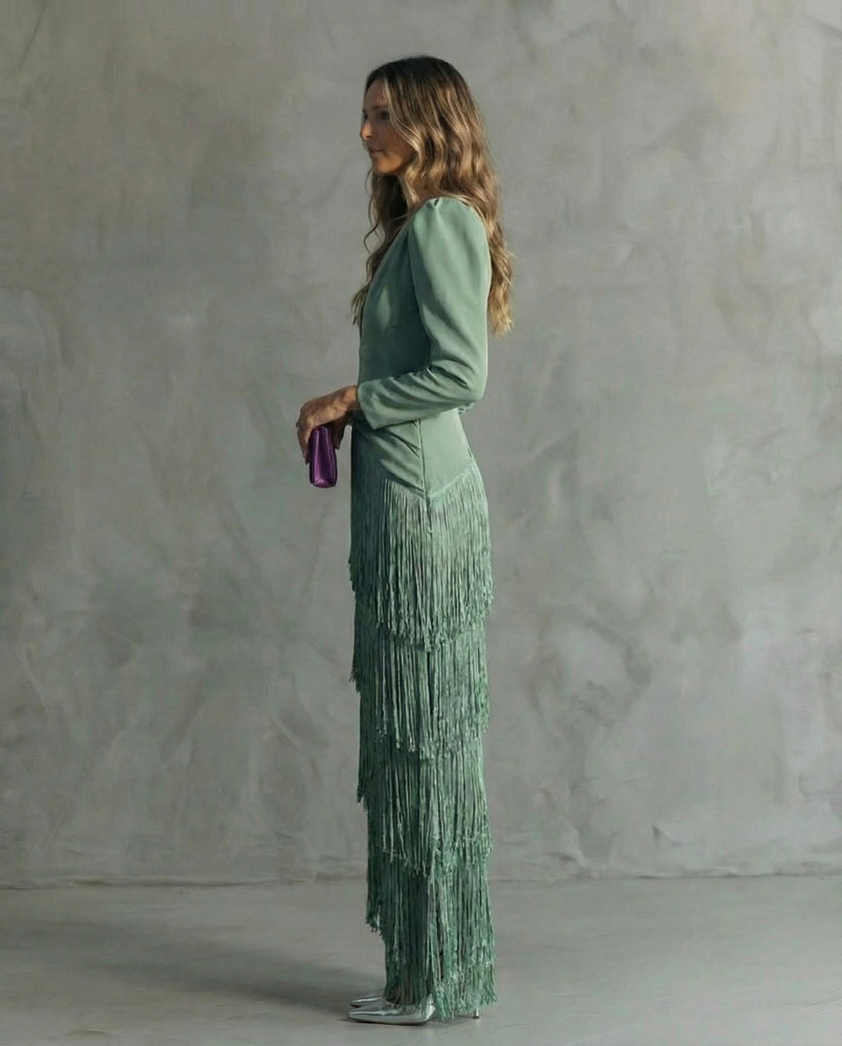Vestido midi elegante con mangas de flecos - Raúl & Sara Madrid