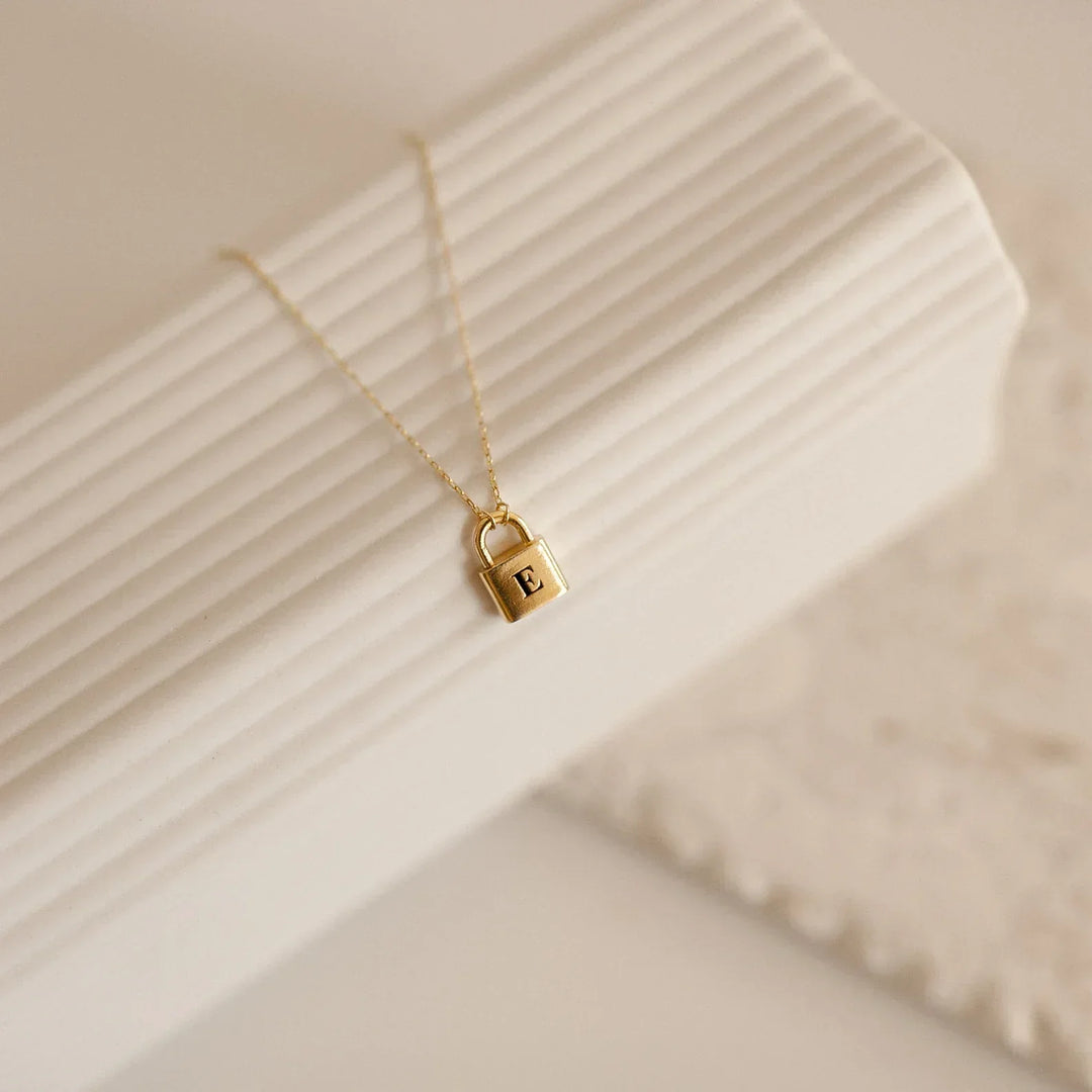 Stefanie - Collar dorado con tres colgantes miniatura
